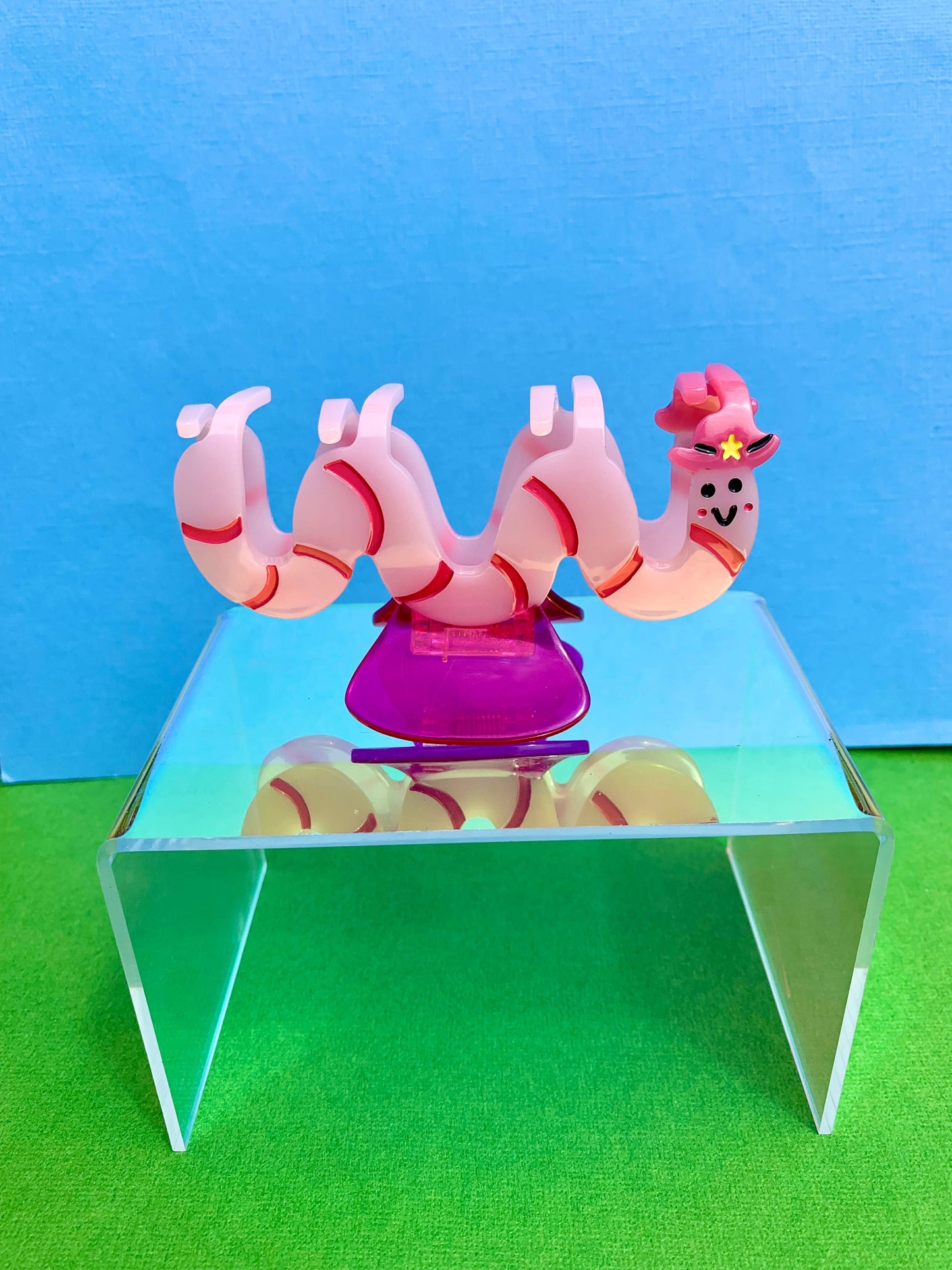 Cowboy Worm Acetate Hair Claw Quirks!