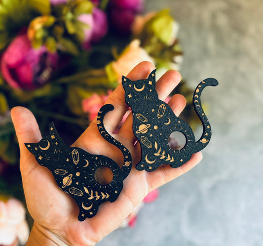 Black Cat Mini Crystal Sphere Stand, Witchy Crystal Holder, Mystical Cat Decor, Crystal Display Stand Mandala Gems