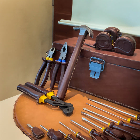 Los Hombres | Tool Box