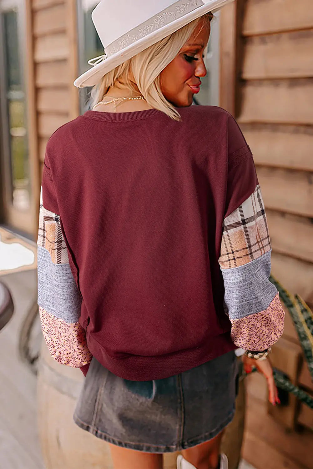 Red Sandalwood Plaid Patchwork Sleeve Raw Seam Sweatshirt Shewin