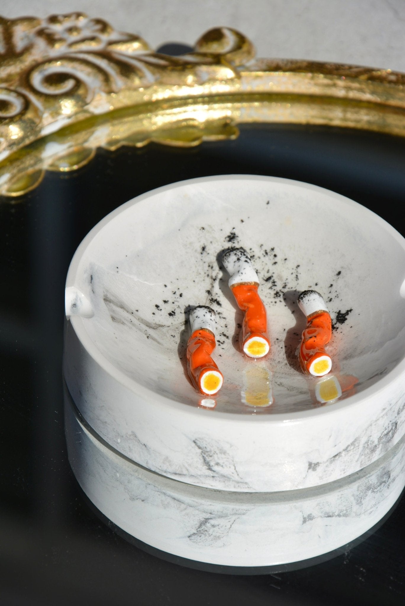 CLASSIC CIG ASHTRAY