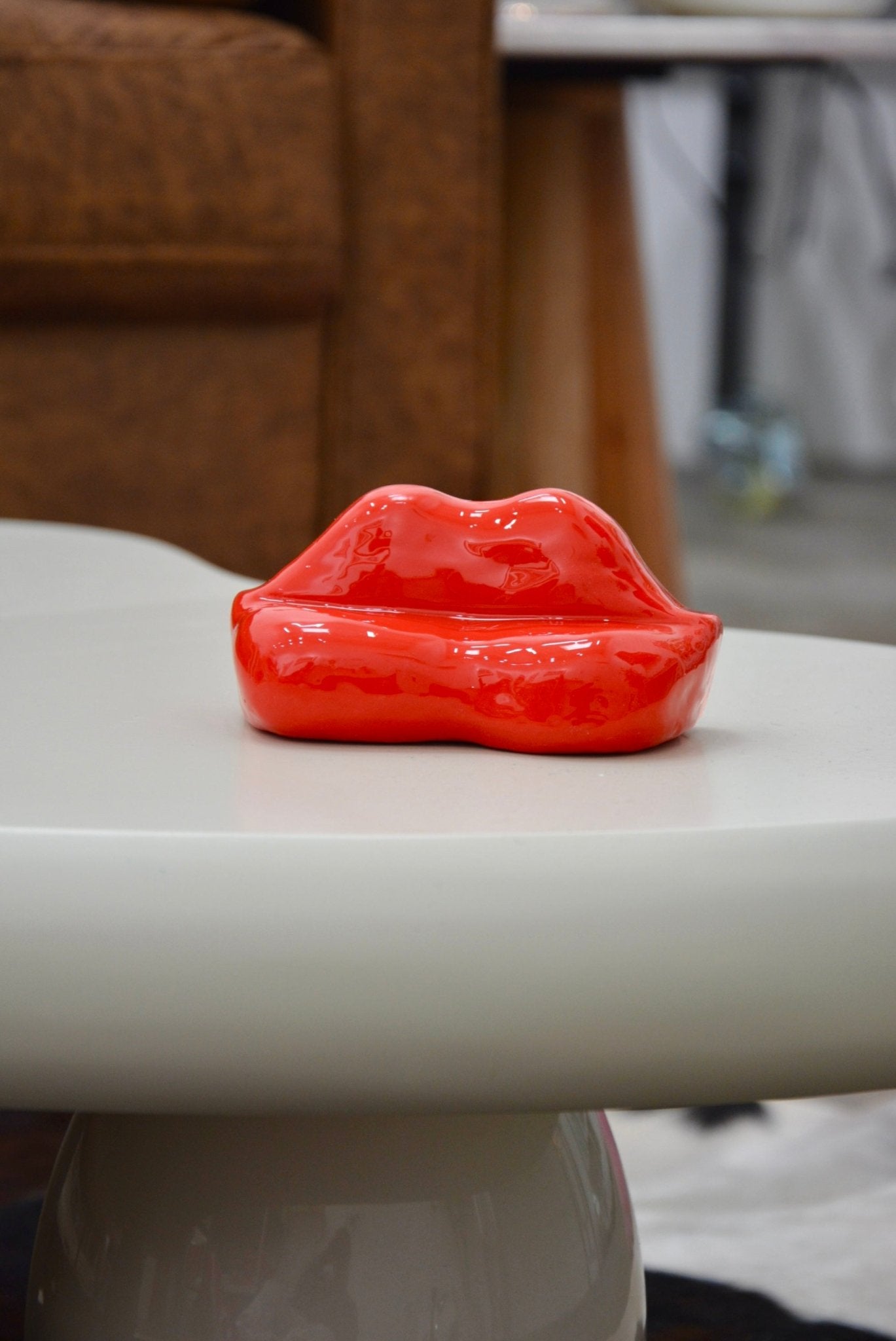 KISS MY A$$ CERAMIC LIPS SOFA