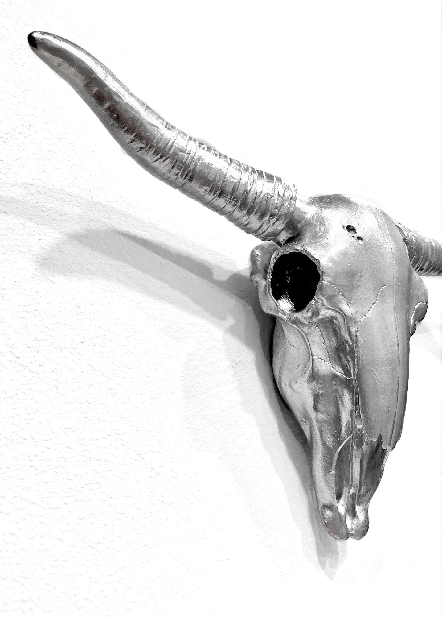 OVERSIZED METALLIC SILVER BULL SKULL