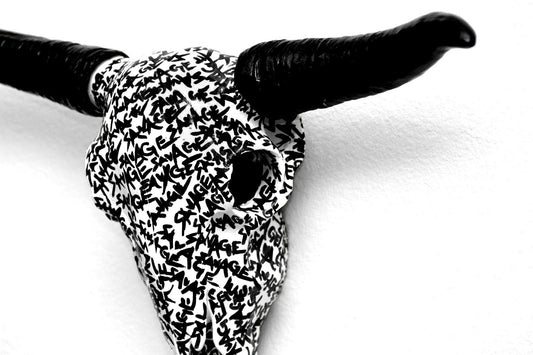 OVERSIZED SAVAGE GRAFFITI BULL SKULL