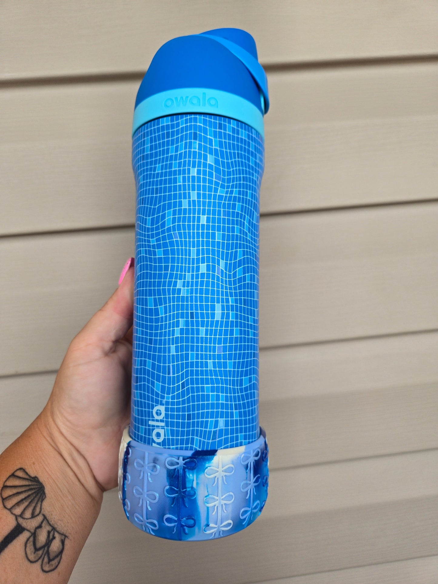 Oasis Cornflower Remix Coquette Boot Bumper Sleeve