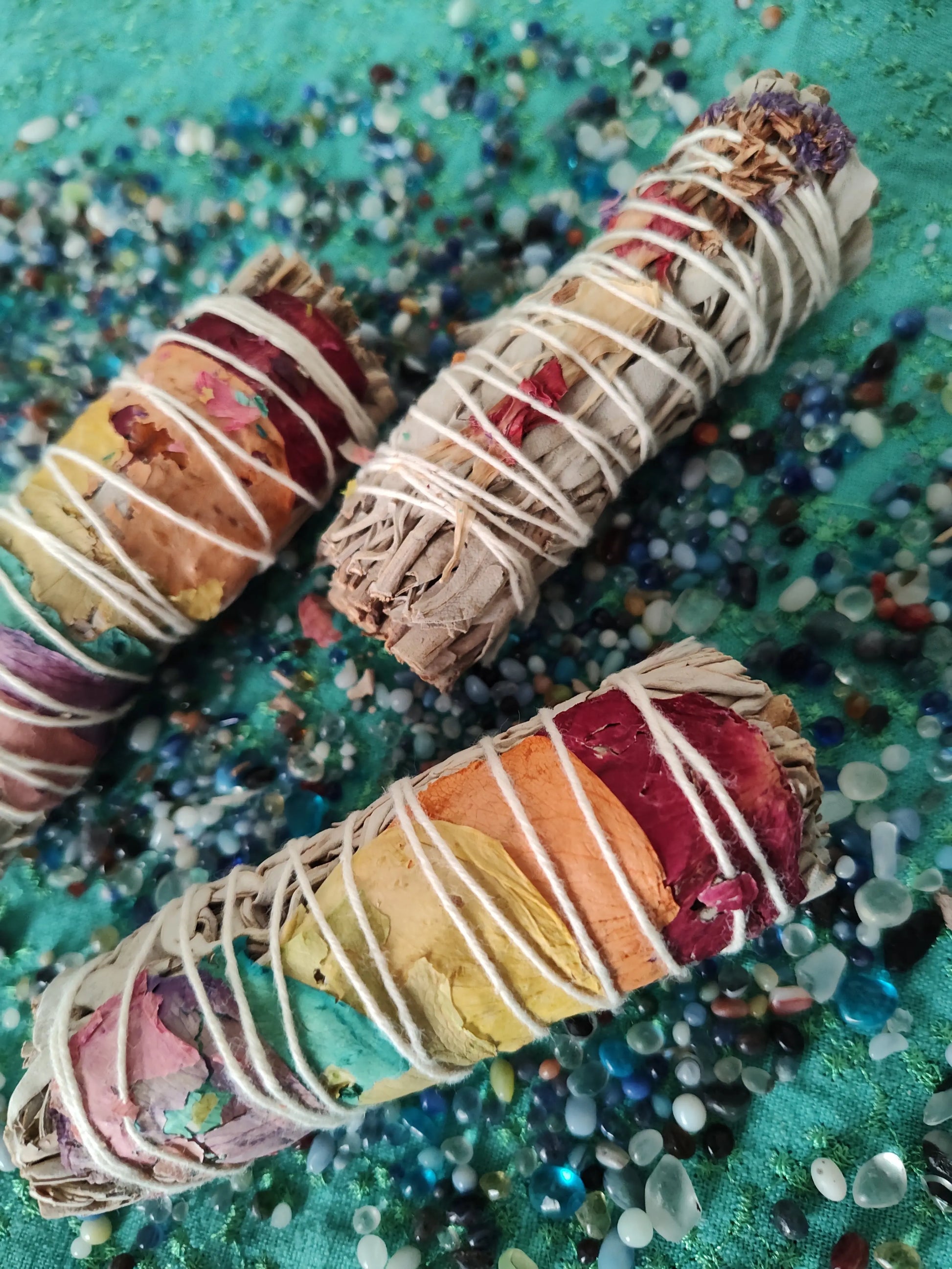 🌈 🌹 💚 Rainbow Rose Petals & Sage Bundles 💚🌹🌈 Creative Freedom Collective