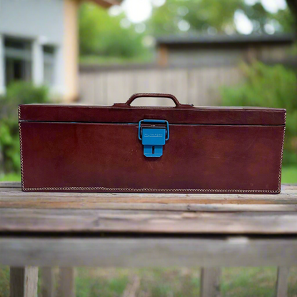 Los Hombres | Tool Box