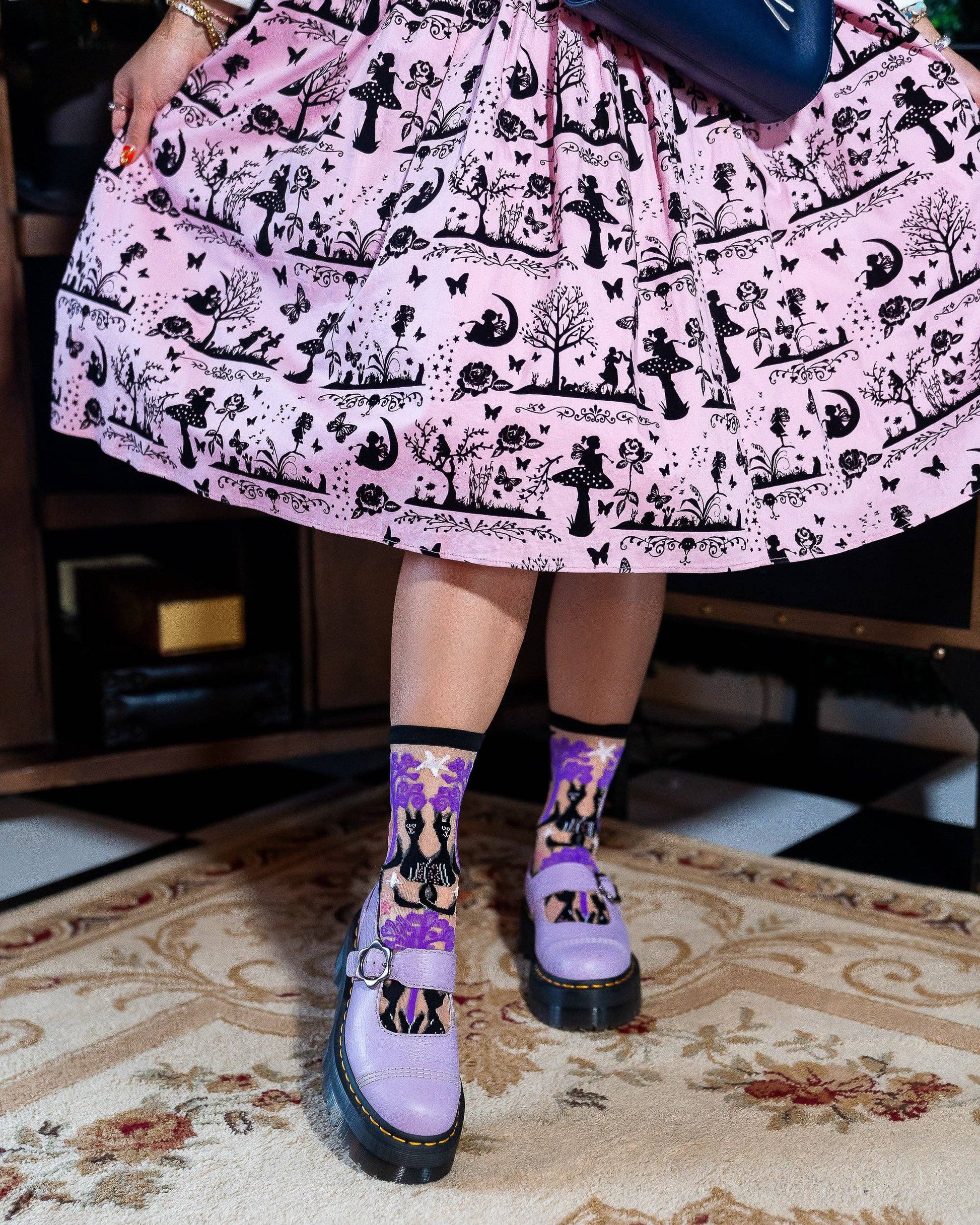 Nocturnal Cats Sheer Crew Sock Quirks!