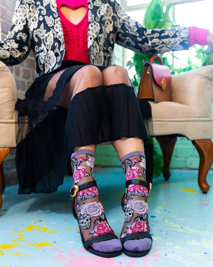 Skulls & Roses Black Sheer Crew Sock Quirks!
