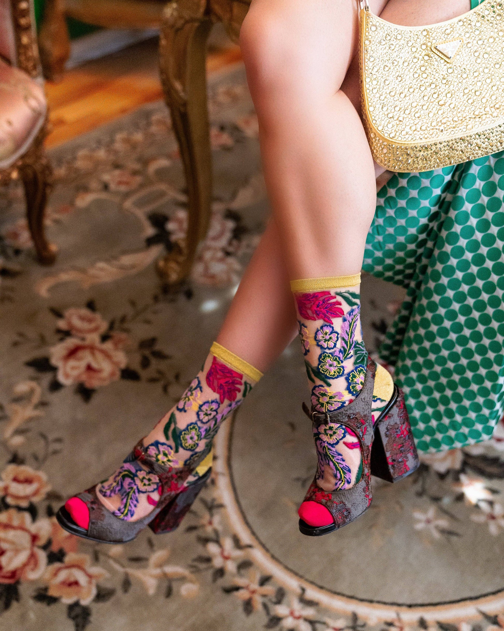Festive Floral Sheer Crew Sock Quirks!