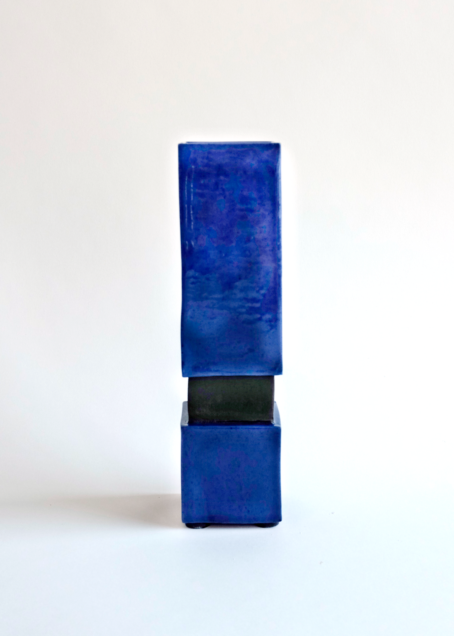 Squared Vase Short rust designs