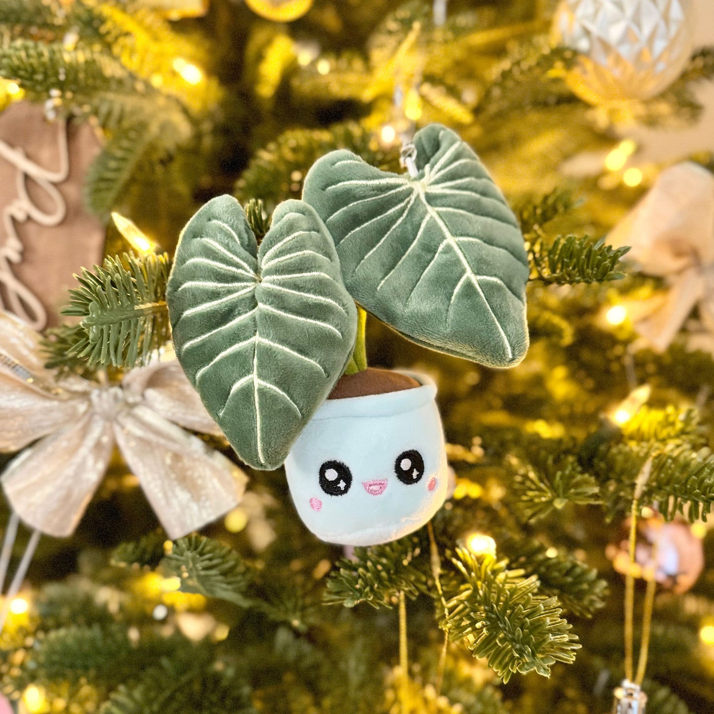 Philodendron Gloriosum Plush Keychain – 5″ Rare Houseplant Bag Charm