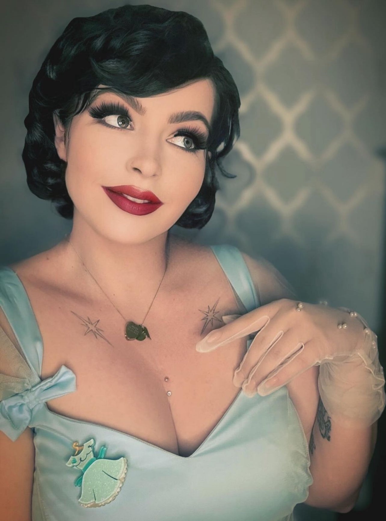 Closet Couture Brooch by Asia Ellington x Lipstick & Chrome Quirks!