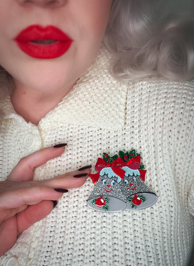 Silver Bells Brooch Lipstick & Chrome Quirks!