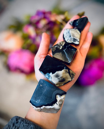 Volcano Agate Tumbled Freecubes, UV Green Fluorescent Minerals