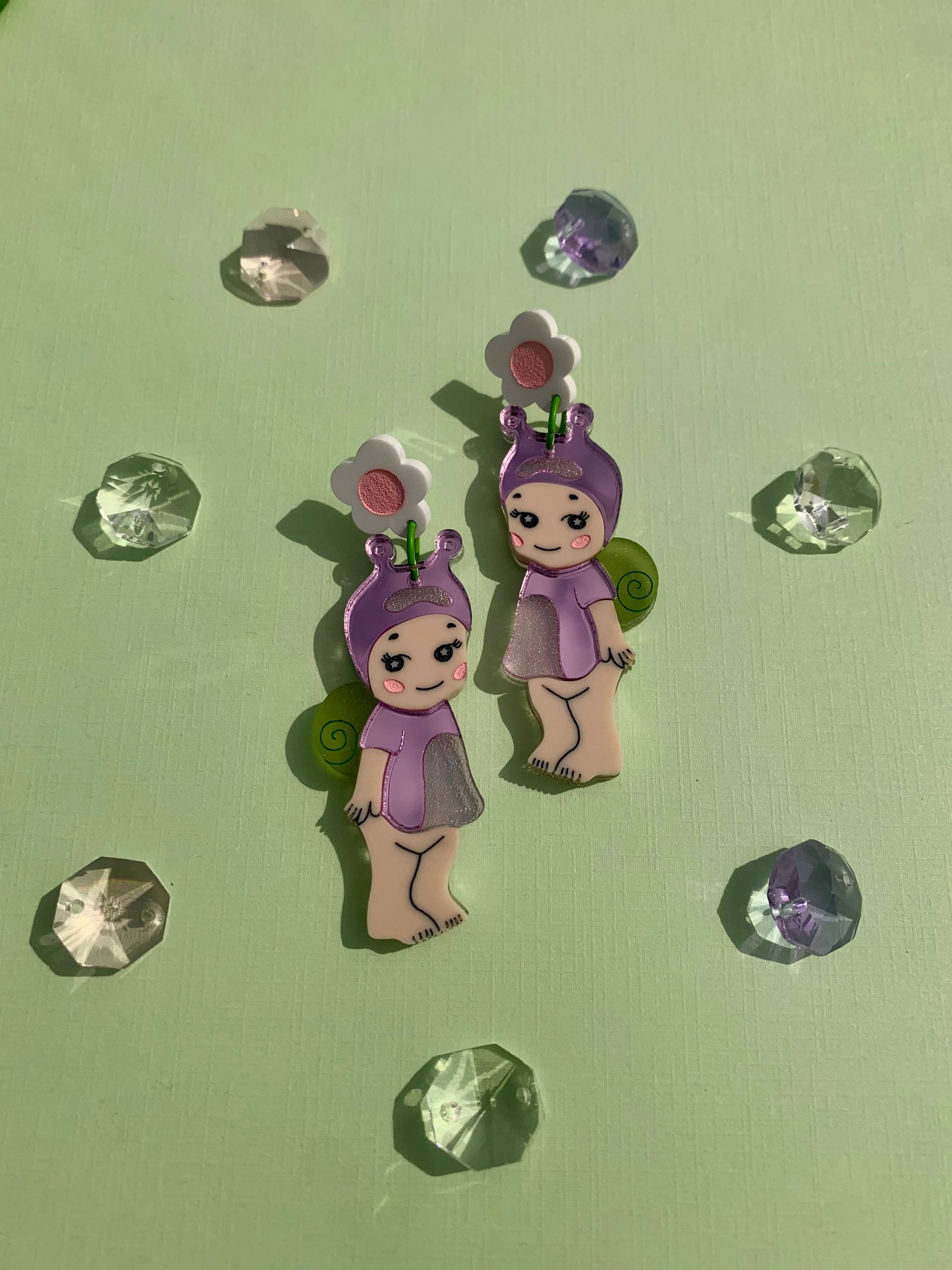 Shelly Snail Acrylic Earrings Quirks!