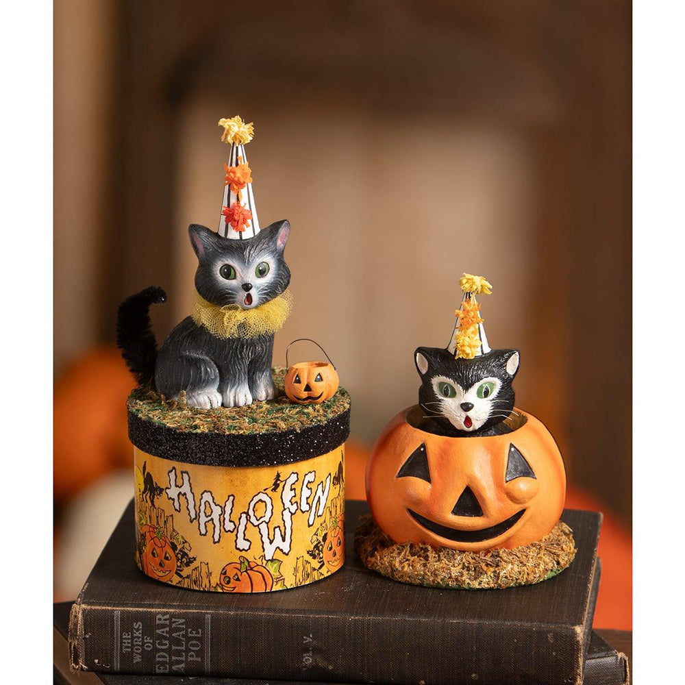 Cecil's Hang Out by Bethany Lowe Designs Quirks!