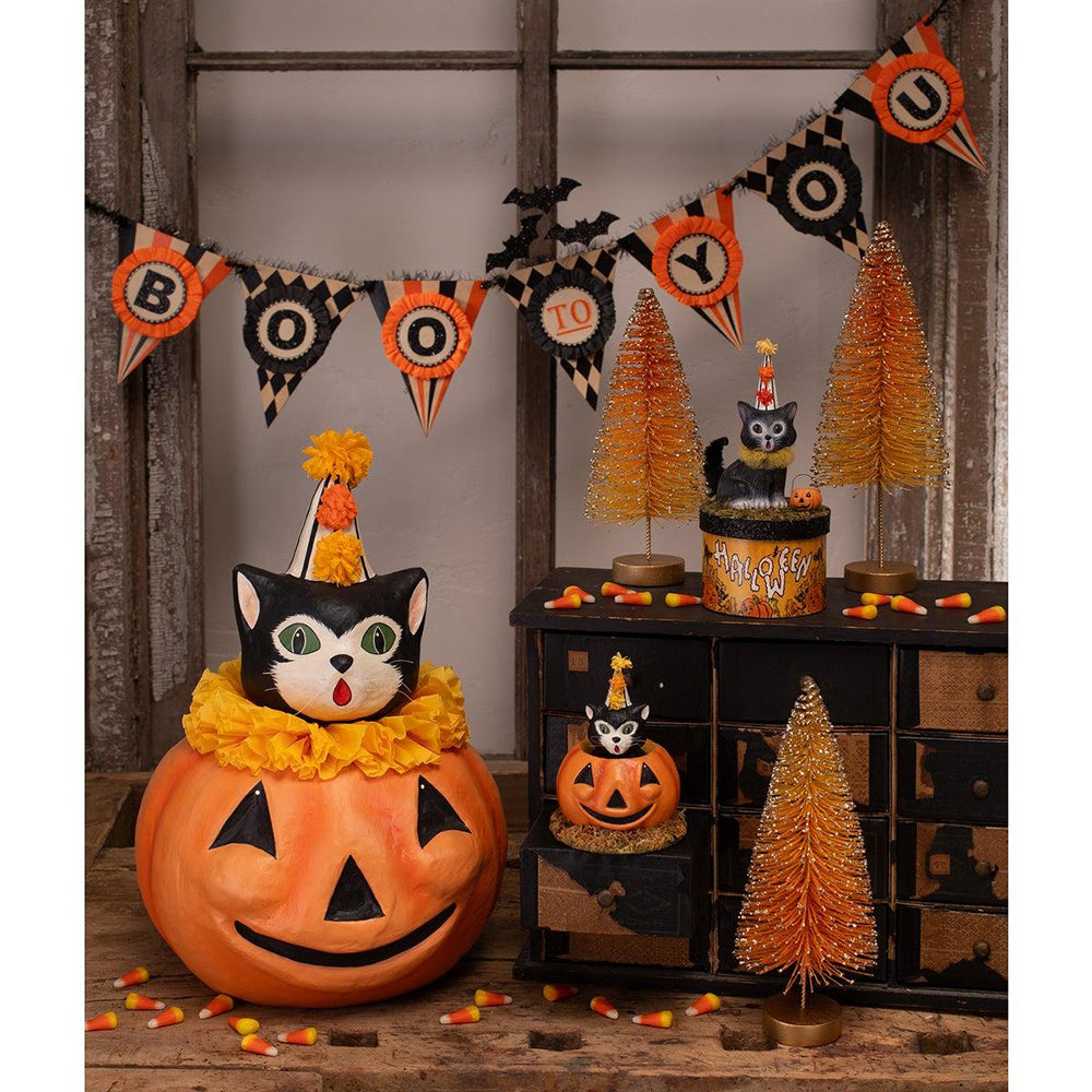 Cecil's Hang Out by Bethany Lowe Designs Quirks!