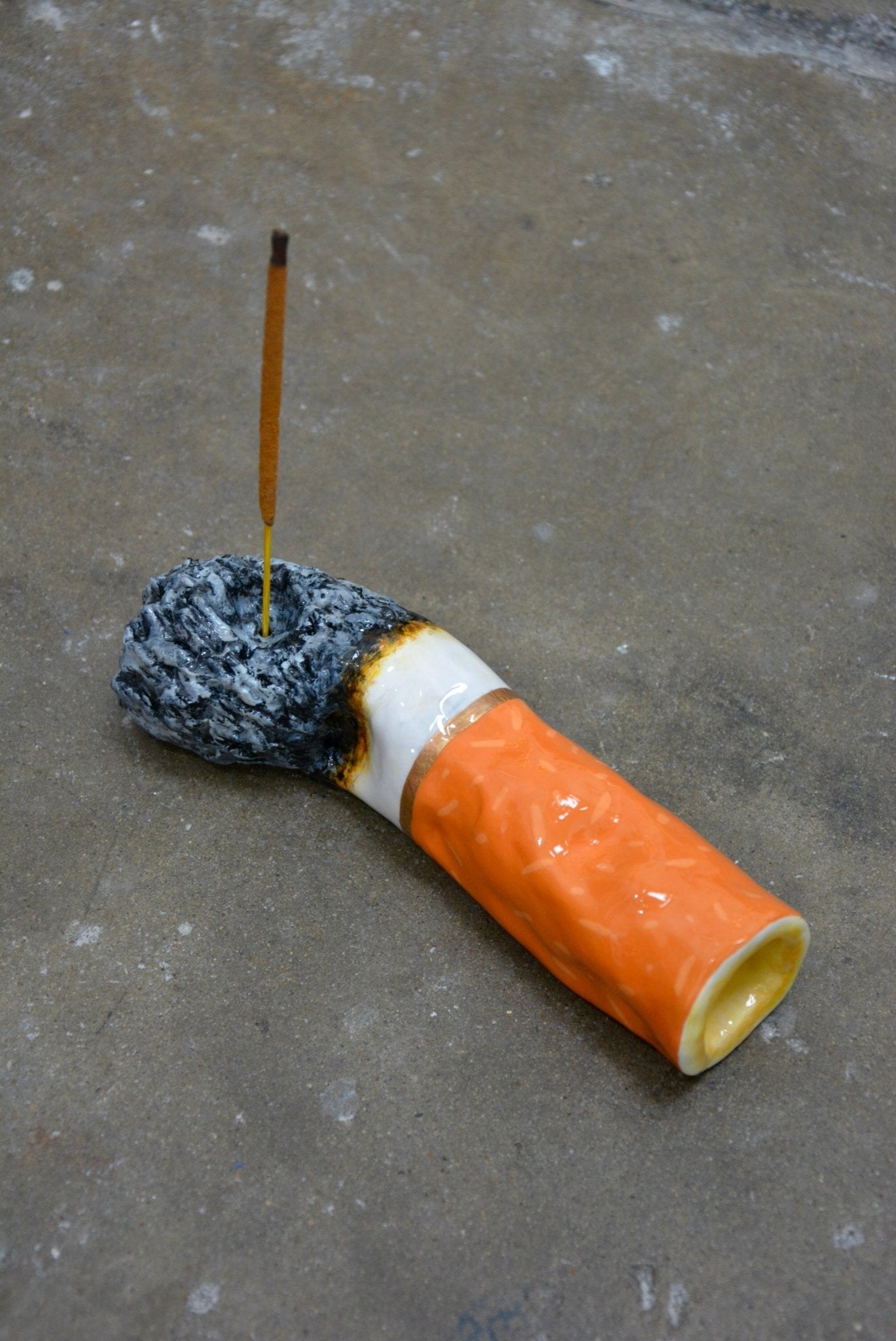 CIGGY INCENSE HOLDER