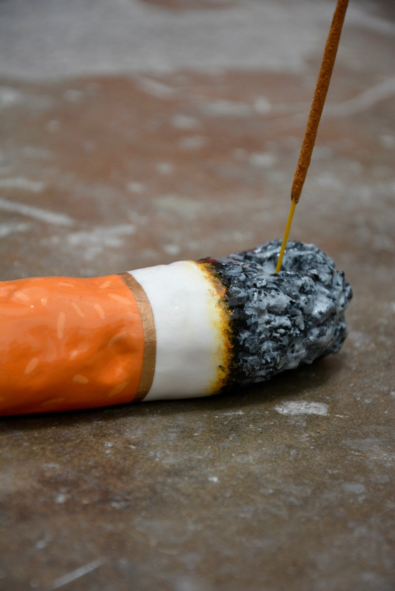 CIGGY INCENSE HOLDER