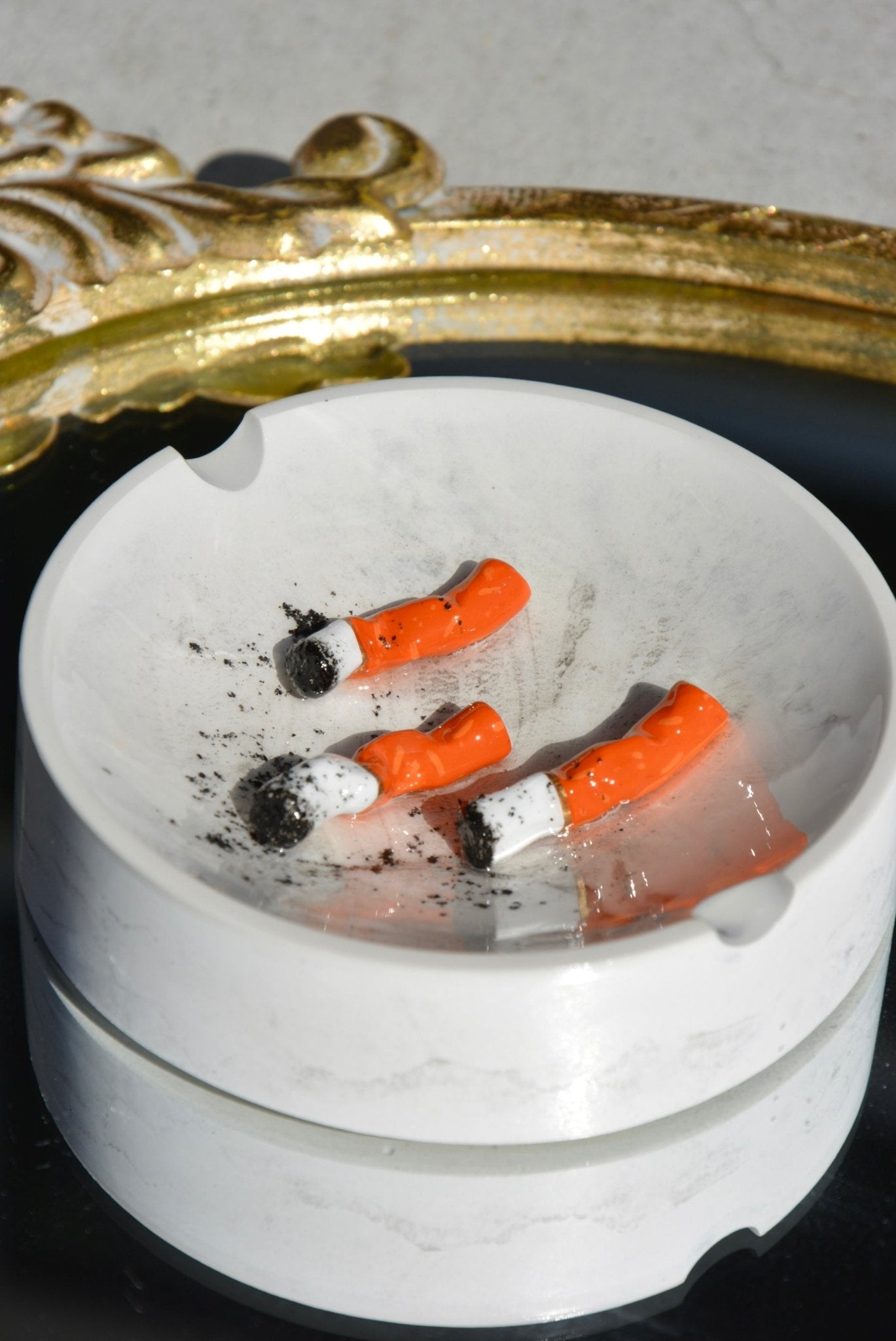 CLASSIC CIG ASHTRAY