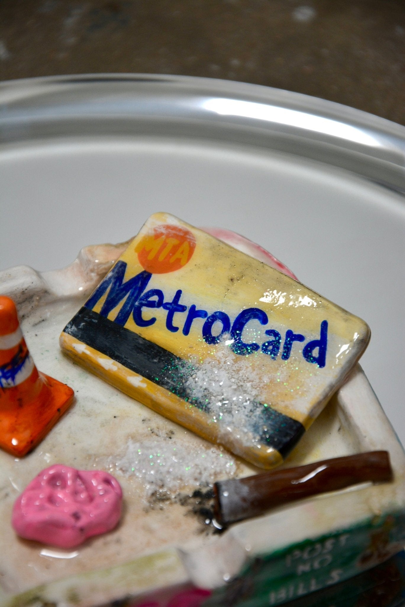 CONCRETE JUNGLE ASHTRAY