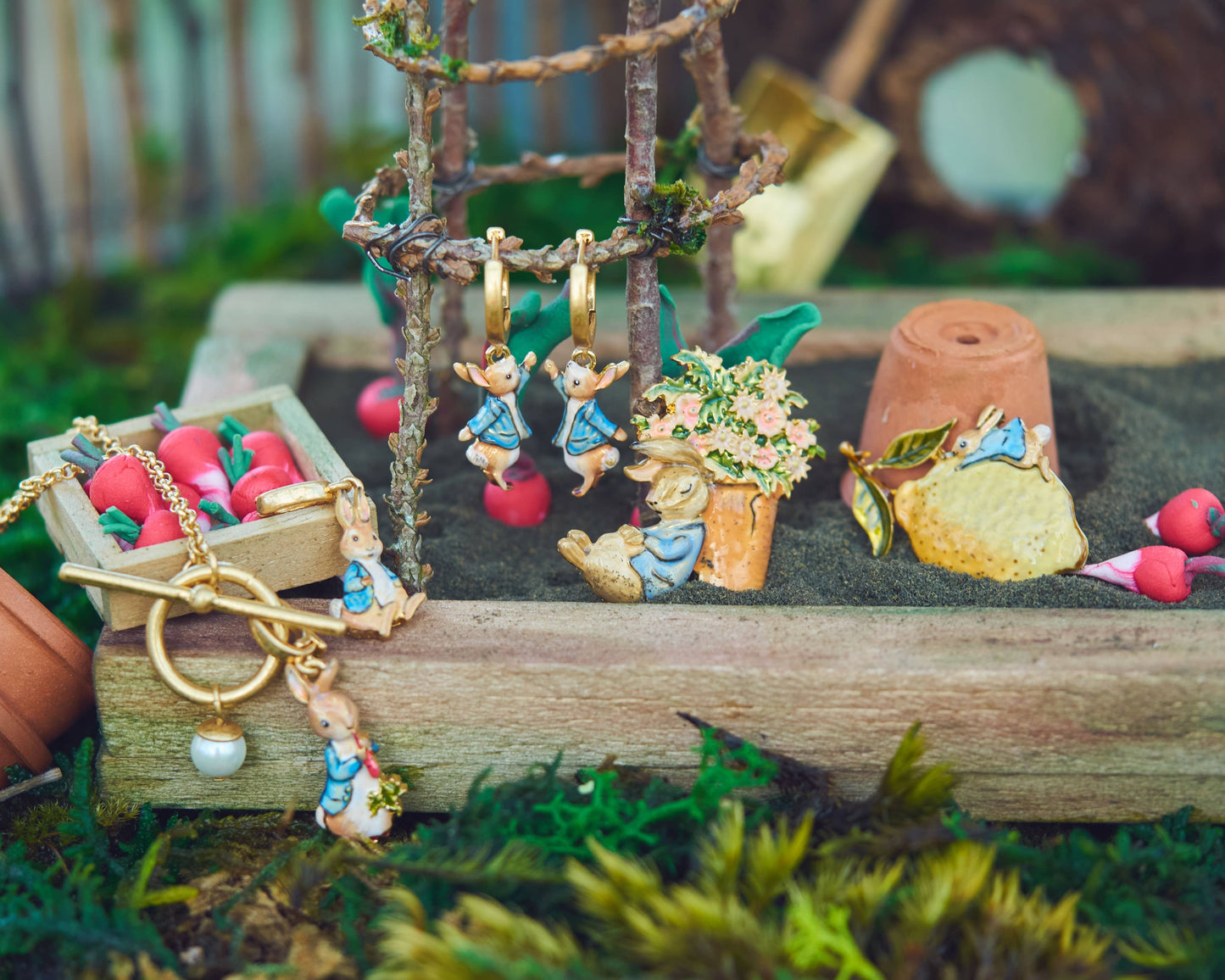 FABLE x Peter Rabbit with Flower Pot Brooch Quirks!