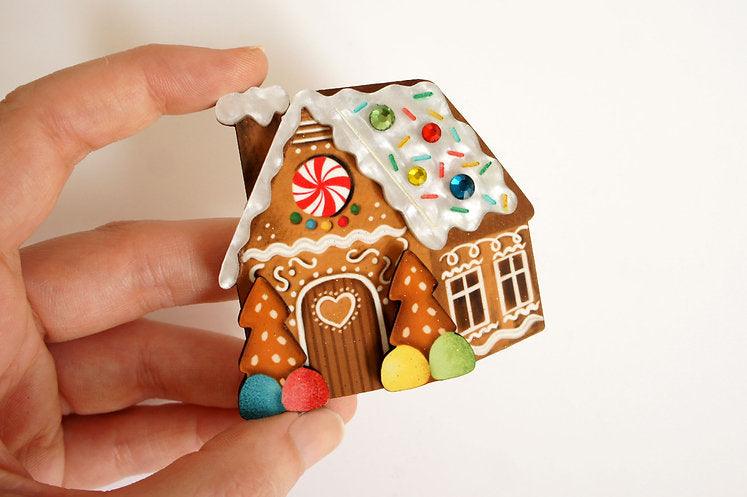Gingerbread House Brooch by Laliblue
