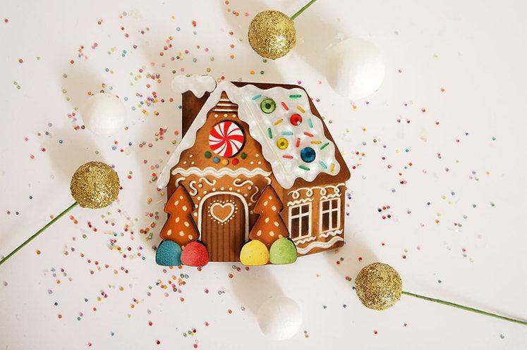 Gingerbread House Brooch by Laliblue