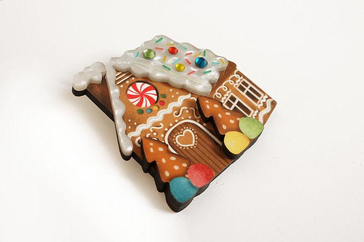 Gingerbread House Brooch by Laliblue