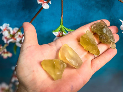 Libyan Desert Glass, Libyan Gold Tektite, Rare Crystals