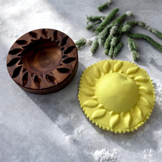 Artisan Ravioli Mold – Solid Wood, Detailed Design