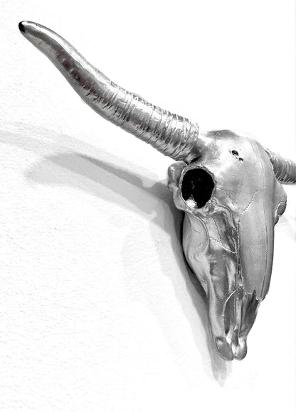 OVERSIZED METALLIC SILVER BULL SKULL
