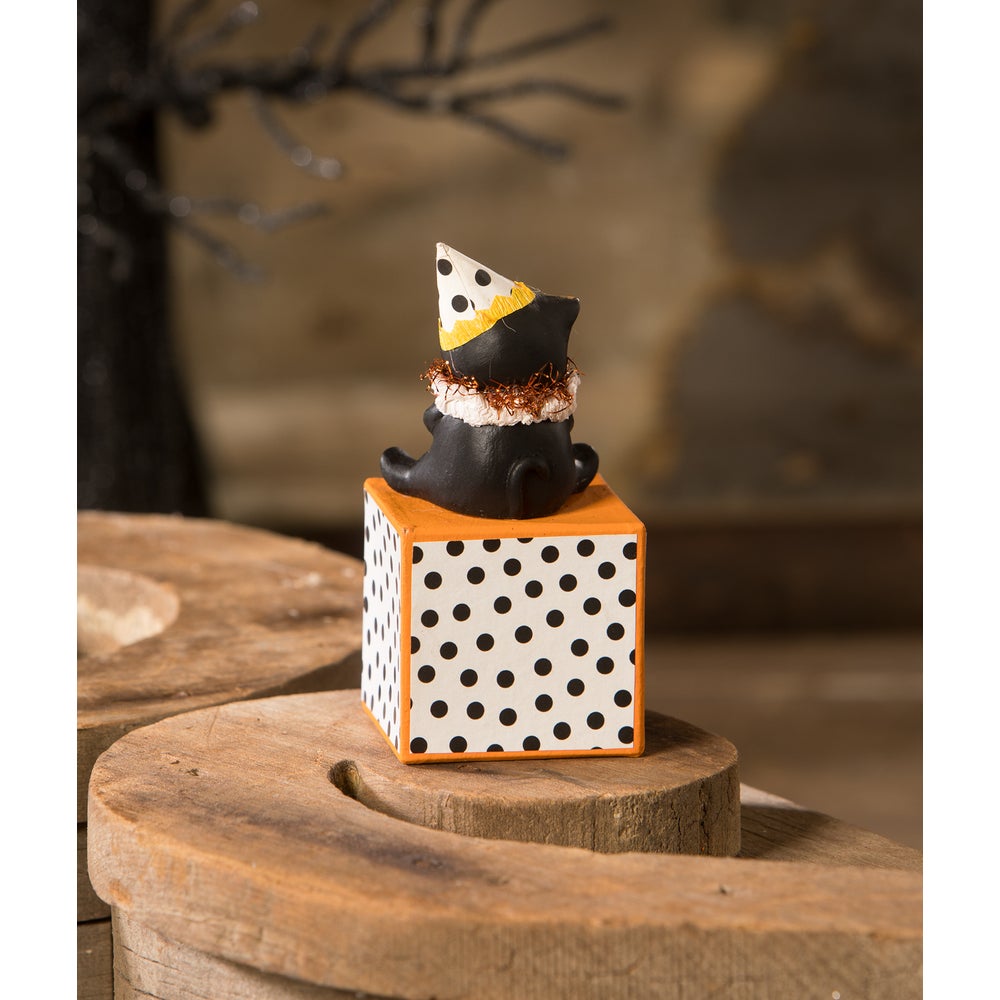 Party Hat Kitty on Block by Bethany Lowe Designs Quirks!