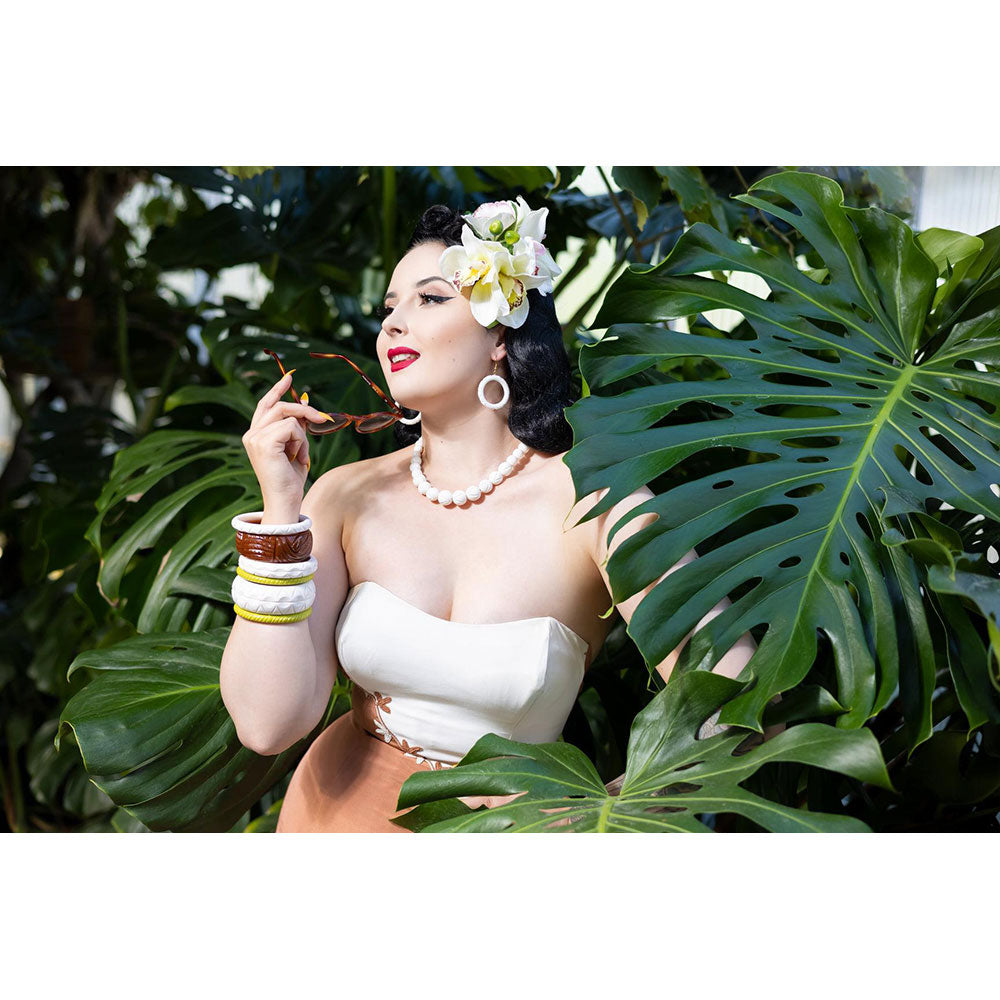 Salty Heavy Carve Bead Necklace by Splendette