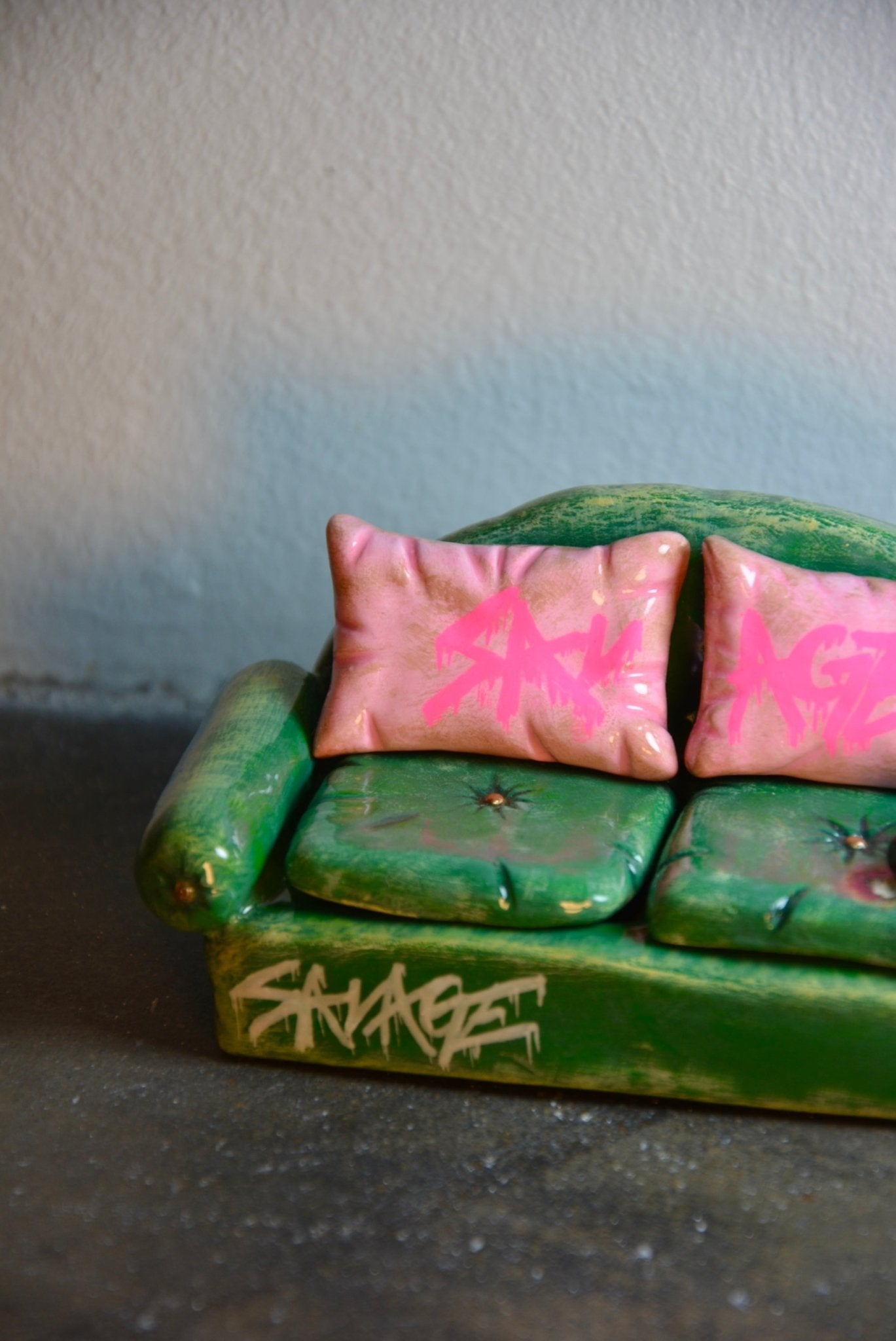 SAVAGE GRAFFITI COUCH