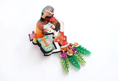 Tiki Waitress Brooch by Laliblue